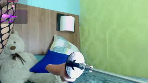 M A D I S O N online show from 11-12-25, 01:17