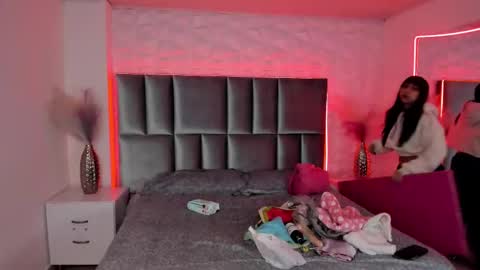 Snapshot of madison_darkk chatting on 10-15-25, 11:32 MADISON online show from 10-15-25, 11:32