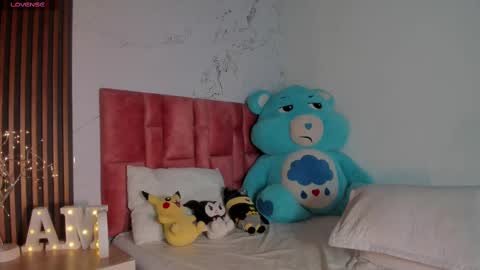 Snapshot of madison_little chatting on 02-20-25, 03:30 Melissa 700 1400 -5 online show from 02-20-25, 03:30
