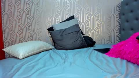   online show from 02-04-25, 08:13