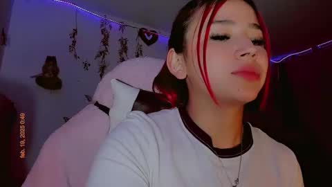 Snapshot of madison_x17 chatting on 02-19-25, 05:49 madso x17 online show from 02-19-25, 05:49