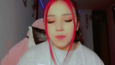 Snapshot of madison_x17 chatting on 10-07-25, 01:47 madso x17 online show from 10-07-25, 01:47