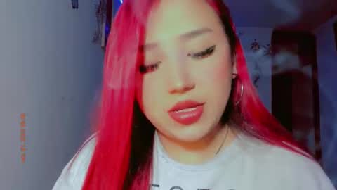 Snapshot of madison_x17 chatting on 10-21-25, 11:16 madso x17 online show from 10-21-25, 11:16