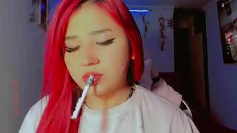 Snapshot of madison_x17 chatting on 10-31-25, 12:33 madso x17 online show from 10-31-25, 12:33