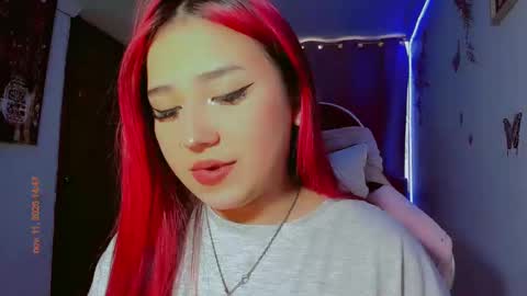 Snapshot of madison_x17 chatting on 11-11-25, 07:47 madso x17 online show from 11-11-25, 07:47