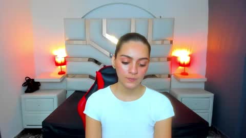 Snapshot of madisoncarzon chatting on 09-11-25, 07:58 Madison Carzon online show from 09-11-25, 07:58