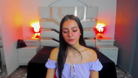 Snapshot of madisoncarzon chatting on 09-18-25, 07:38 Madison Carzon online show from 09-18-25, 07:38