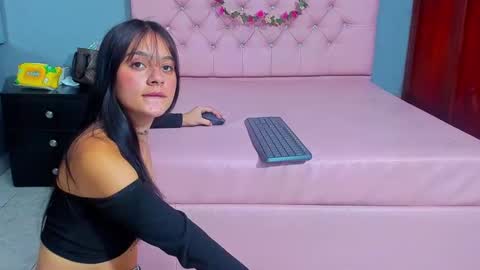 Snapshot of madisoncarzon chatting on 11-13-25, 02:10 Madison Carzon online show from 11-13-25, 02:10