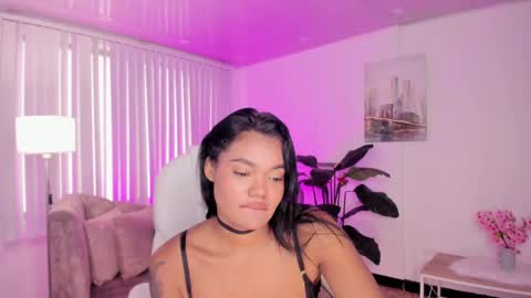 Snapshot of madisson_davon chatting on 01-05-25, 03:55 Madisson Davon online show from 01-05-25, 03:55