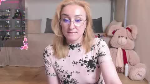 Snapshot of madissonkiss chatting on 06-18-26, 12:55 Madisson online show from 06-18-26, 12:55