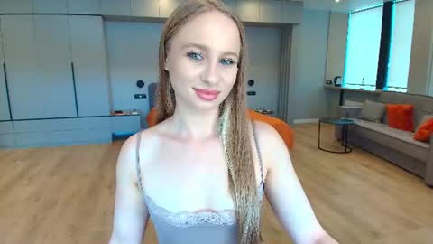 Madlen online show from 06-12-26, 10:25