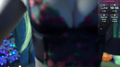 Snapshot of madnessalise chatting on 12-21-24, 02:58 Alice online show from 12-21-24, 02:58