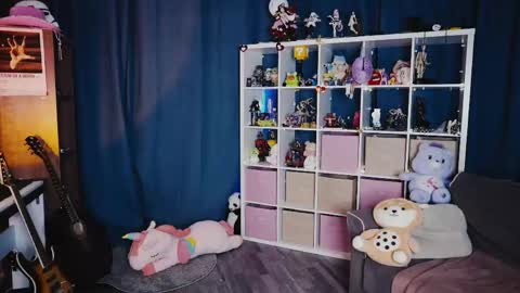 Alice online show from 04-19-26, 08:00