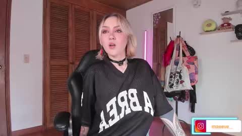 Maeve  schedule 11 am- 530 pm colombia time  online show from 11-21-25, 03:54