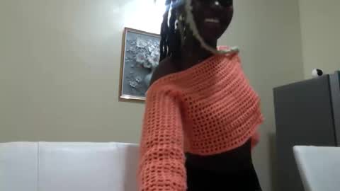 Maelys online show from 05-14-26, 07:53