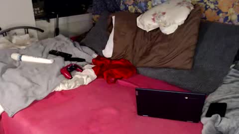 Snapshot of maemariposa chatting on 01-11-26, 05:01 Mae Mariposa online show from 01-11-26, 05:01