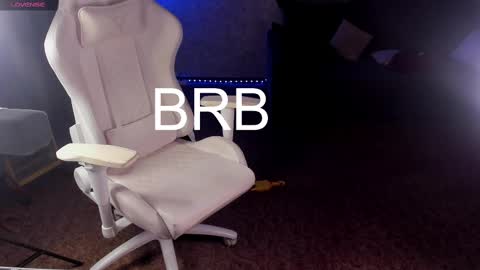 Maevee online show from 02-10-25, 09:47