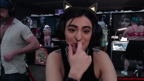 Snapshot of maevemads chatting on 02-02-25, 10:06 Meaves online show from 02-02-25, 10:06