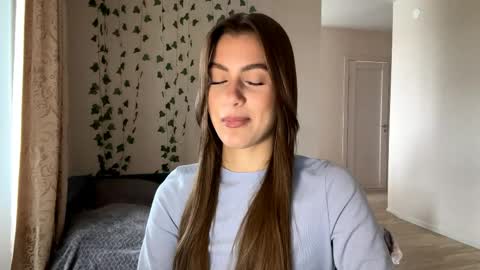 Sophie online show from 05-17-26, 05:27