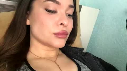magggg658318 online show from 06-07-26, 01:48