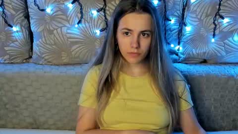 Snapshot of maggiecake chatting on 06-13-26, 01:14 Maggie online show from 06-13-26, 01:14