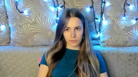 Snapshot of maggiecake chatting on 06-27-26, 01:21 Maggie online show from 06-27-26, 01:21