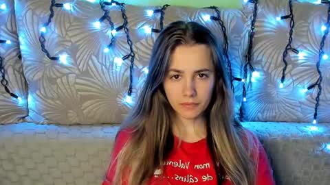 Snapshot of maggiecake chatting on 07-14-26, 02:05 Maggie online show from 07-14-26, 02:05