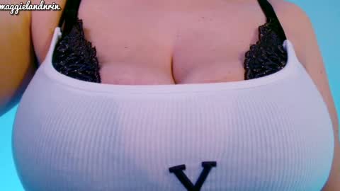 Maggie   online show from 10-14-25, 02:01