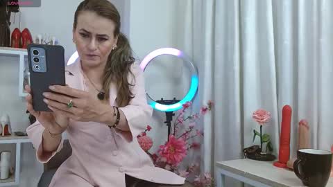 Snapshot of maghenta chatting on 09-12-25, 11:37 Maghenta-MS mature online show from 09-12-25, 11:37