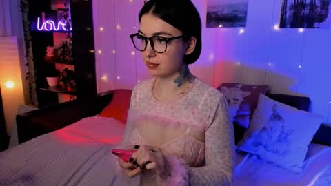 Snapshot of magic_alie chatting on 10-02-25, 07:43 Magic Allie online show from 10-02-25, 07:43