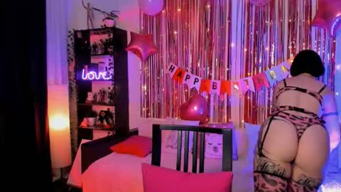 Snapshot of magic_alie chatting on 10-04-25, 07:56 Magic Allie online show from 10-04-25, 07:56