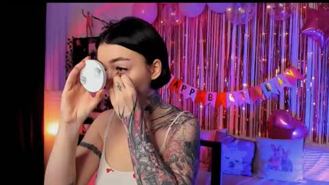 Snapshot of magic_alie chatting on 10-06-25, 07:22 Magic Allie online show from 10-06-25, 07:22