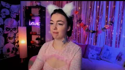 Snapshot of magic_alie chatting on 10-27-25, 07:51 Magic Allie online show from 10-27-25, 07:51