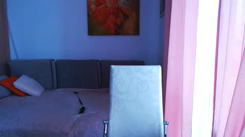 Snapshot of magic_blondie chatting on 10-06-25, 01:41 Margo online show from 10-06-25, 01:41