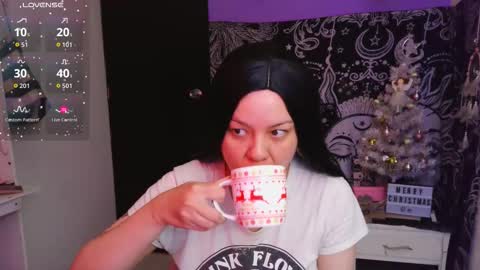 Claire online show from 12-21-25, 09:11