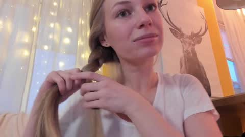 Alice  online show from 12-18-25, 01:06