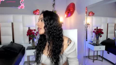 Snapshot of magic_marg chatting on 02-20-25, 08:36 Marge online show from 02-20-25, 08:36