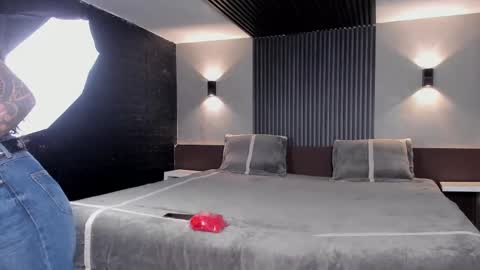 Snapshot of magic_marg chatting on 09-16-25, 09:49 Marge online show from 09-16-25, 09:49