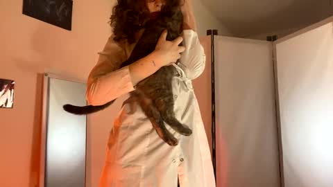 Mikky or Moon online show from 01-26-25, 09:07