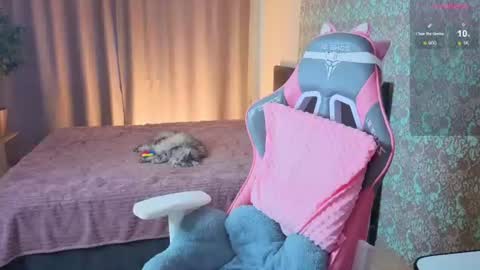 Snapshot of magic_shy chatting on 06-24-26, 01:48 Merry online show from 06-24-26, 01:48