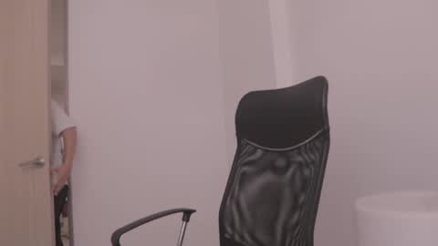 Tony Hoffa online show from 10-19-25, 06:08