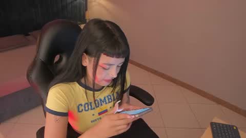 Snapshot of magic_zantana chatting on 06-17-26, 07:04 Zantana online show from 06-17-26, 07:04