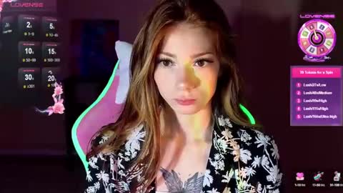 Snapshot of magicladyy chatting on 12-21-24, 11:24 Angel online show from 12-21-24, 11:24