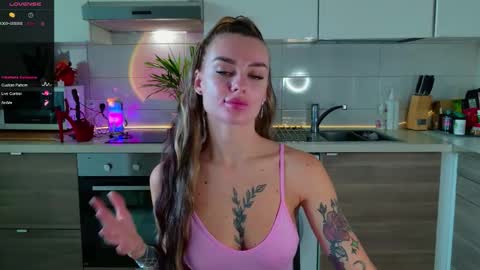 Snapshot of magiclovexo chatting on 11-01-25, 04:03 MagicLove online show from 11-01-25, 04:03