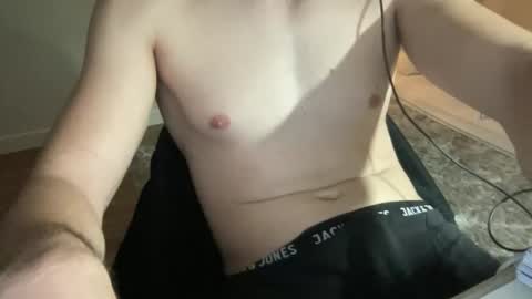 Snapshot of magicluke_ chatting on 11-17-25, 07:58 Luka online show from 11-17-25, 07:58