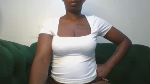 Snapshot of magicpussyy1 chatting on 04-05-26, 10:18 magicbabe online show from 04-05-26, 10:18