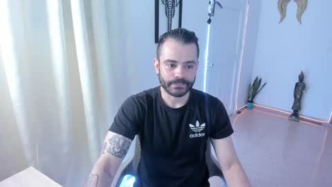Snapshot of magnus_king chatting on 12-28-24, 09:19 online show from 12-28-24, 09:19