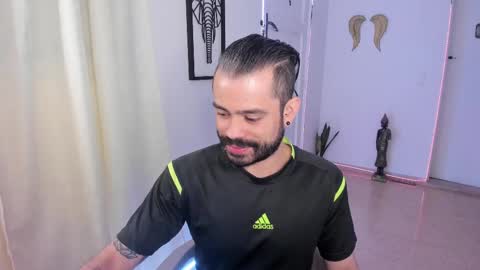 Snapshot of magnus_king chatting on 02-14-25, 10:36 online show from 02-14-25, 10:36