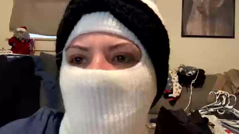 Maggie online show from 12-27-24, 05:48