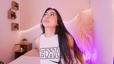 MAIA  LIA  online show from 09-18-25, 06:10